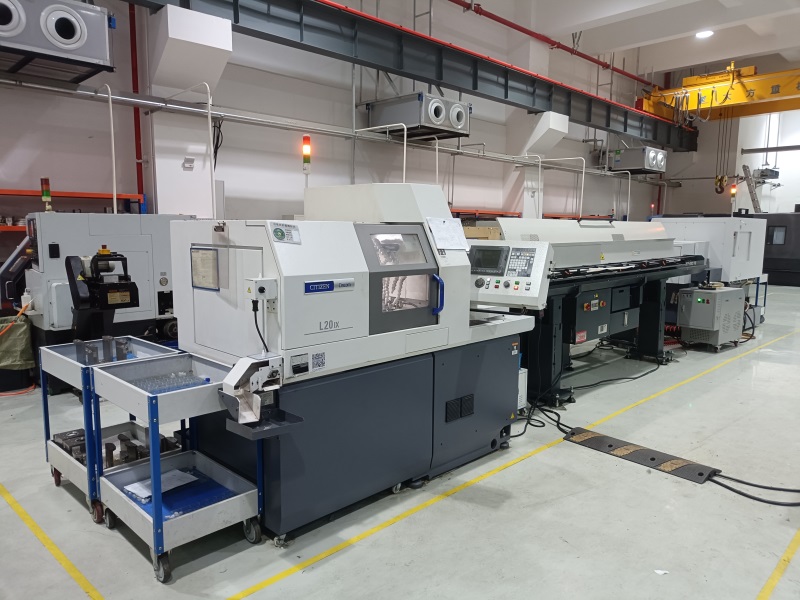 计算机数控主轴箱移动型自动车床