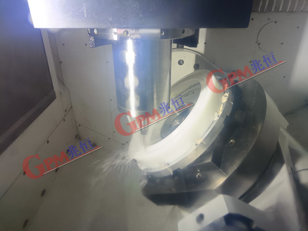 机械加工实景照片 2：立加（五轴）