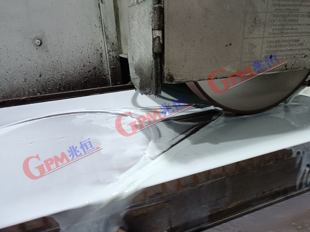 机械加工实景照片 14：平面磨（卧轴矩台往复式）